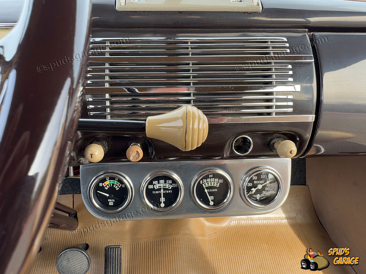 Ford-Tudor-Standard-1940-33