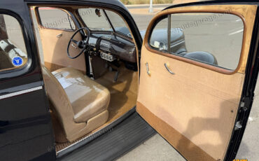 Ford-Tudor-Standard-1940-6