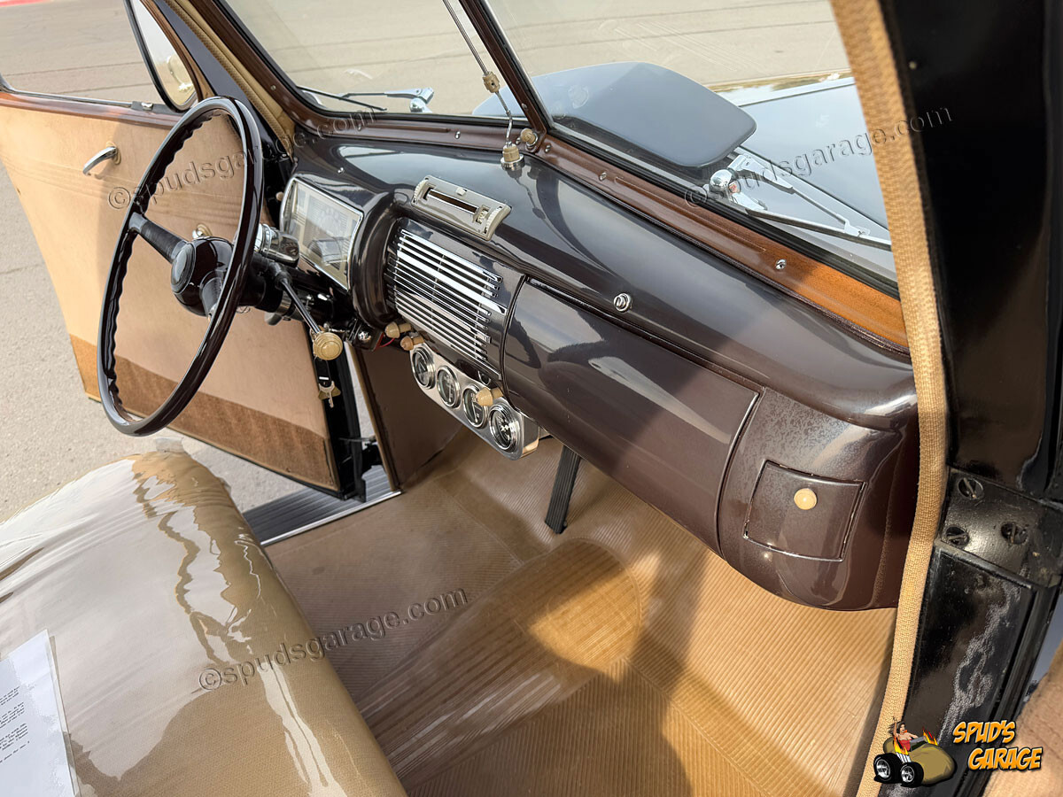 Ford-Tudor-Standard-1940-8
