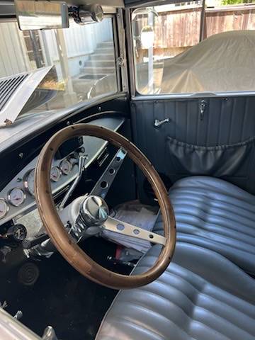 Ford-Tudor-sedan-1931-silver-6