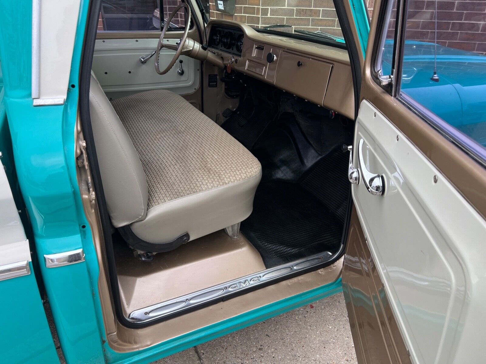 GMC-1000-1965-Standard-Cab-Pickup-25