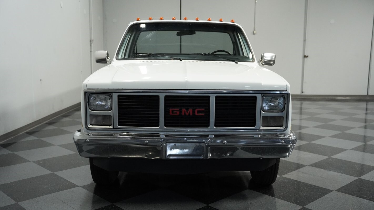 GMC-3500-1985-Pickup-Truck-14