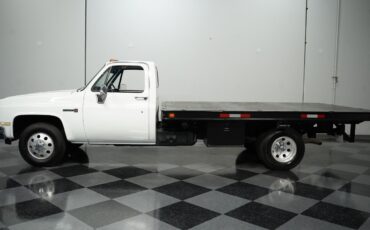GMC-3500-1985-Pickup-Truck-2