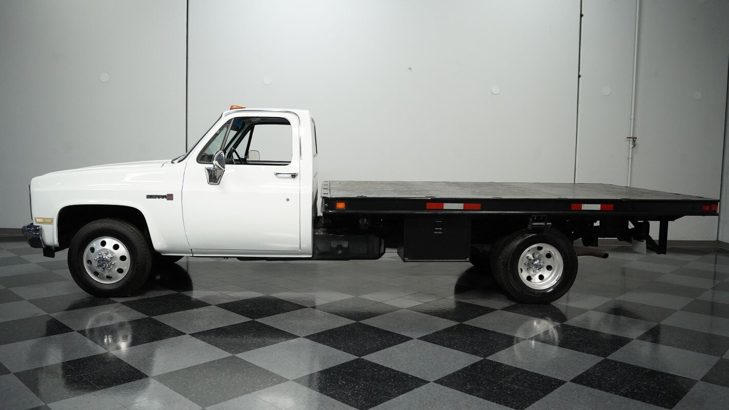 GMC-3500-1985-Pickup-Truck-2
