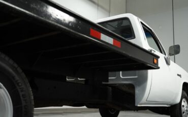 GMC-3500-1985-Pickup-Truck-24