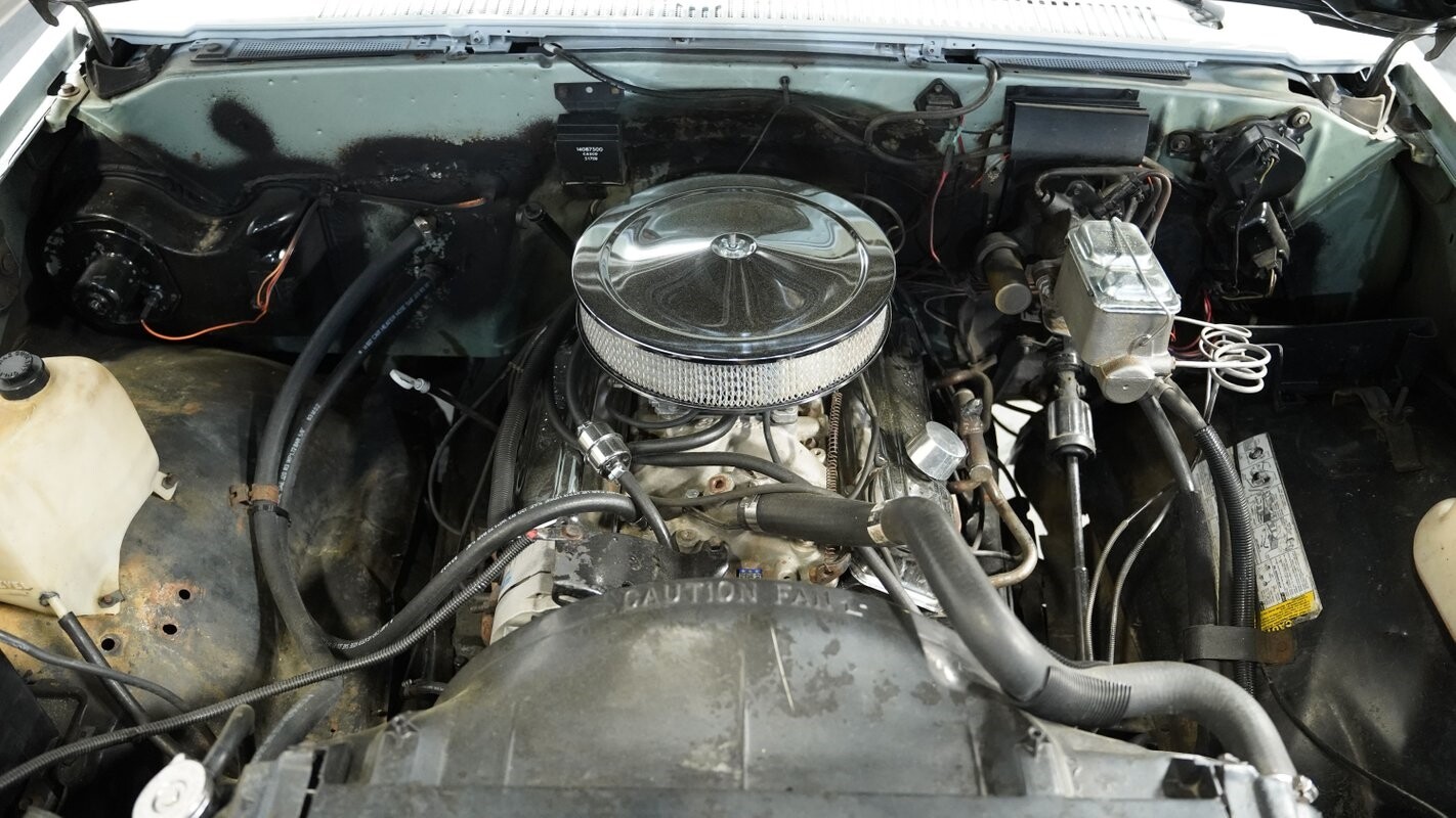 GMC-3500-1985-Pickup-Truck-3