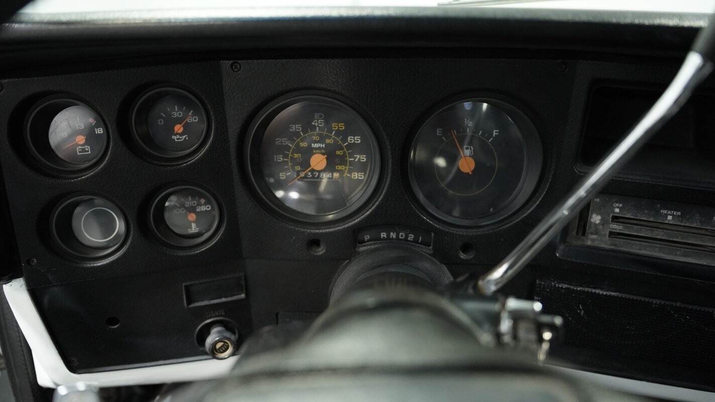 GMC-3500-1985-Pickup-Truck-34