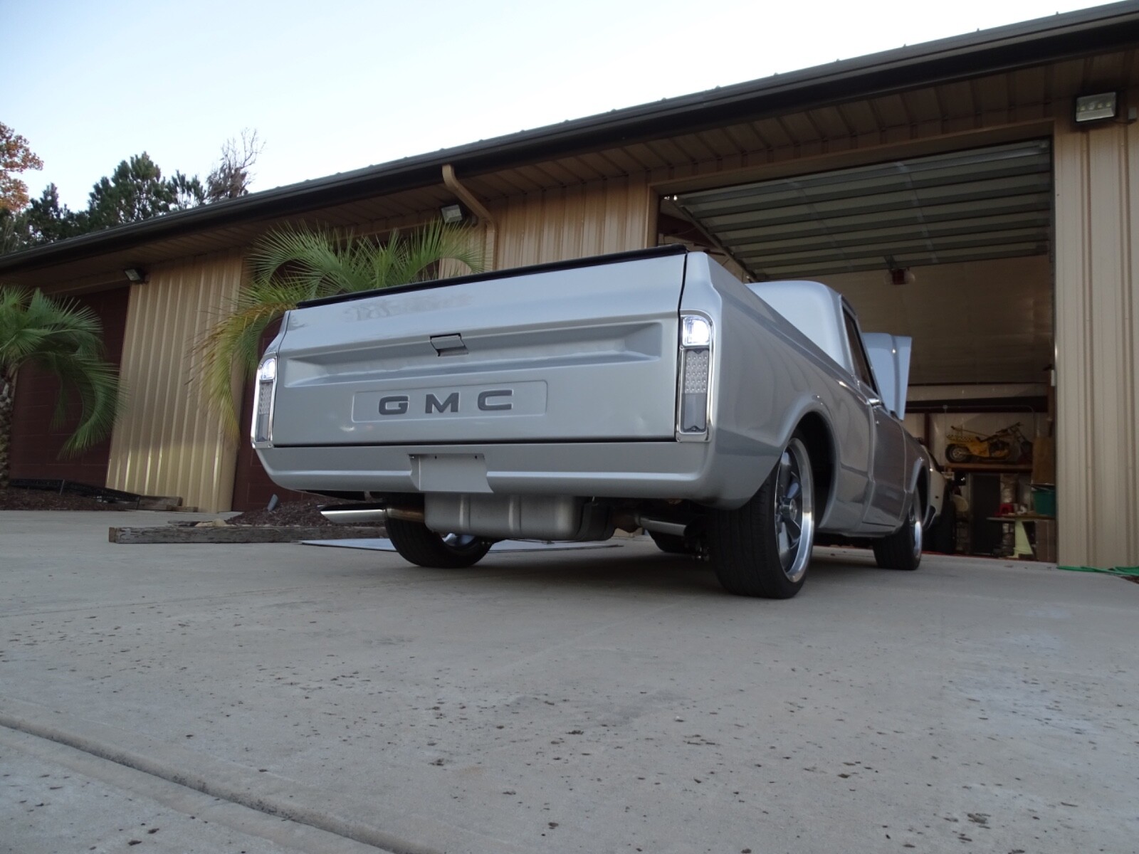 GMC-C-10-1967-Regular-Cab-Pickup-19
