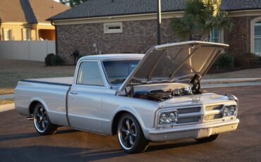 GMC-C-10-1967-Regular-Cab-Pickup-3
