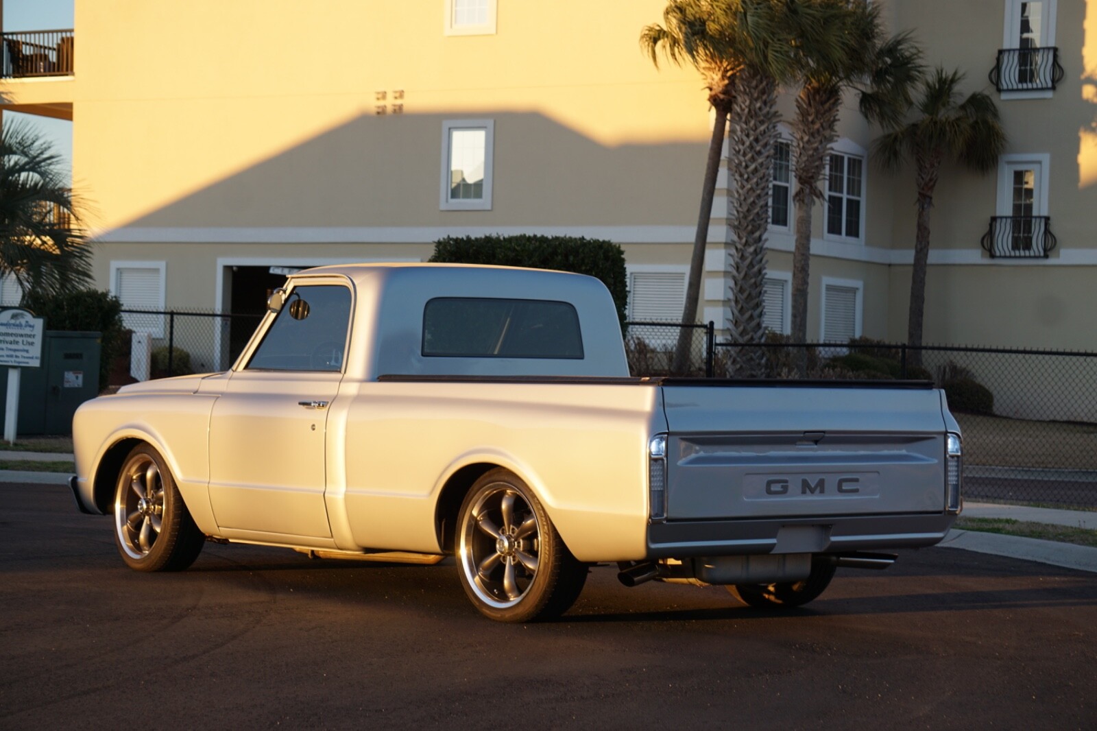 GMC-C-10-1967-Regular-Cab-Pickup-4