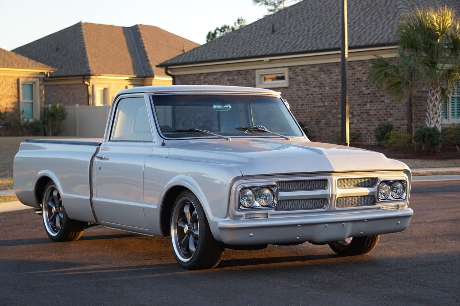 GMC-C-10-1967-Regular-Cab-Pickup
