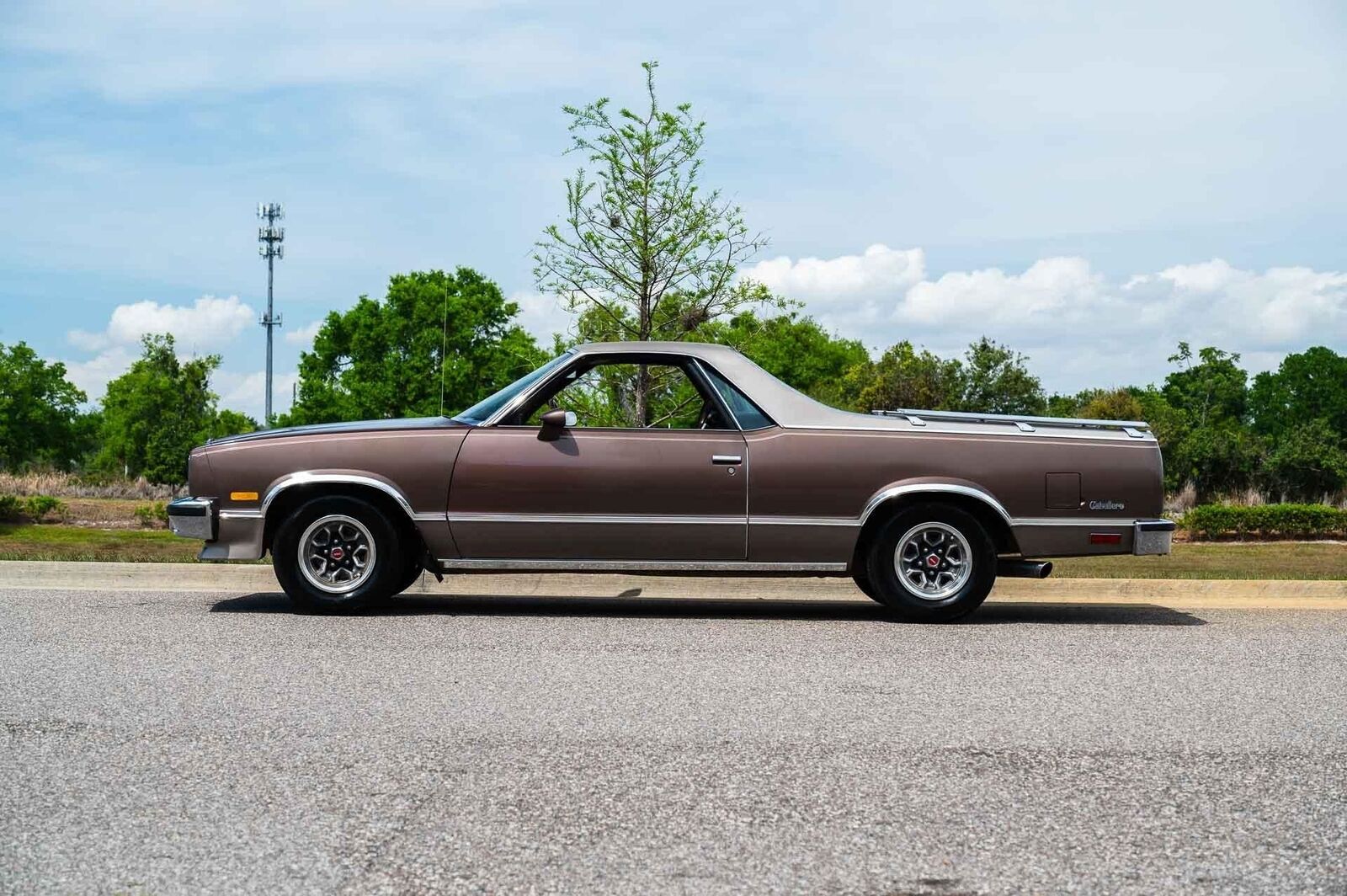 GMC-Caballero-1984-2-Door-1