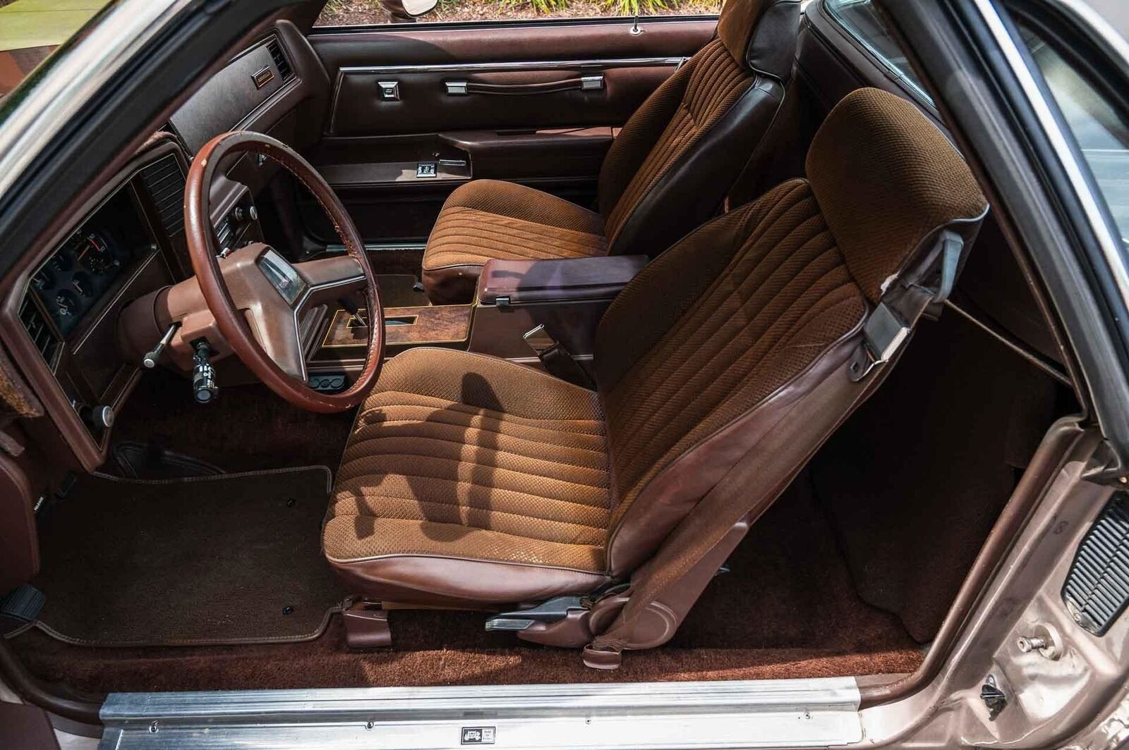 GMC-Caballero-1984-2-Door-10