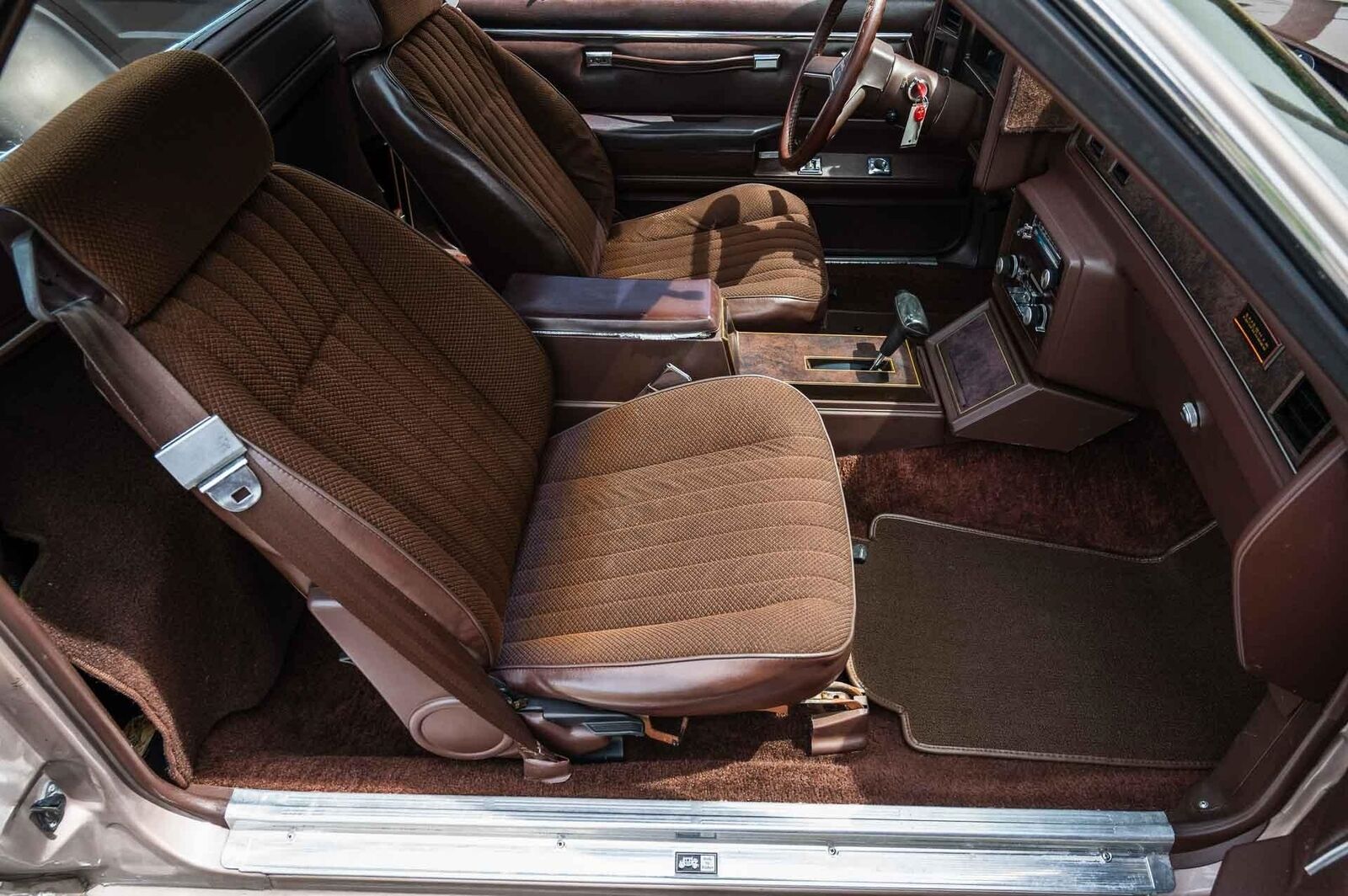 GMC-Caballero-1984-2-Door-12