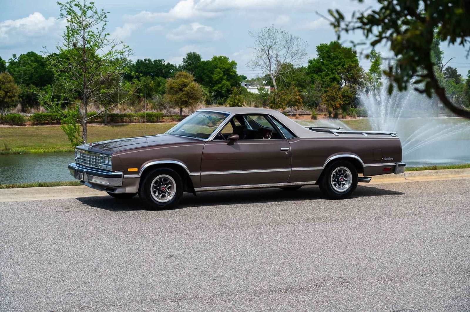 GMC-Caballero-1984-2-Door-17