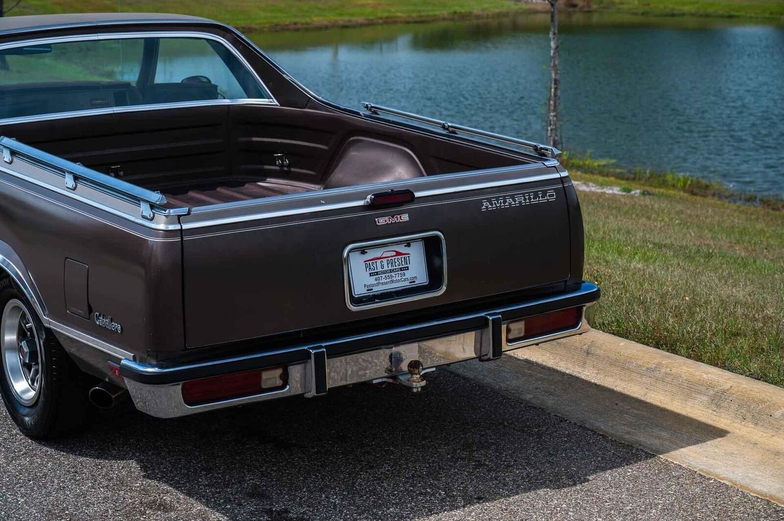 GMC-Caballero-1984-2-Door-21
