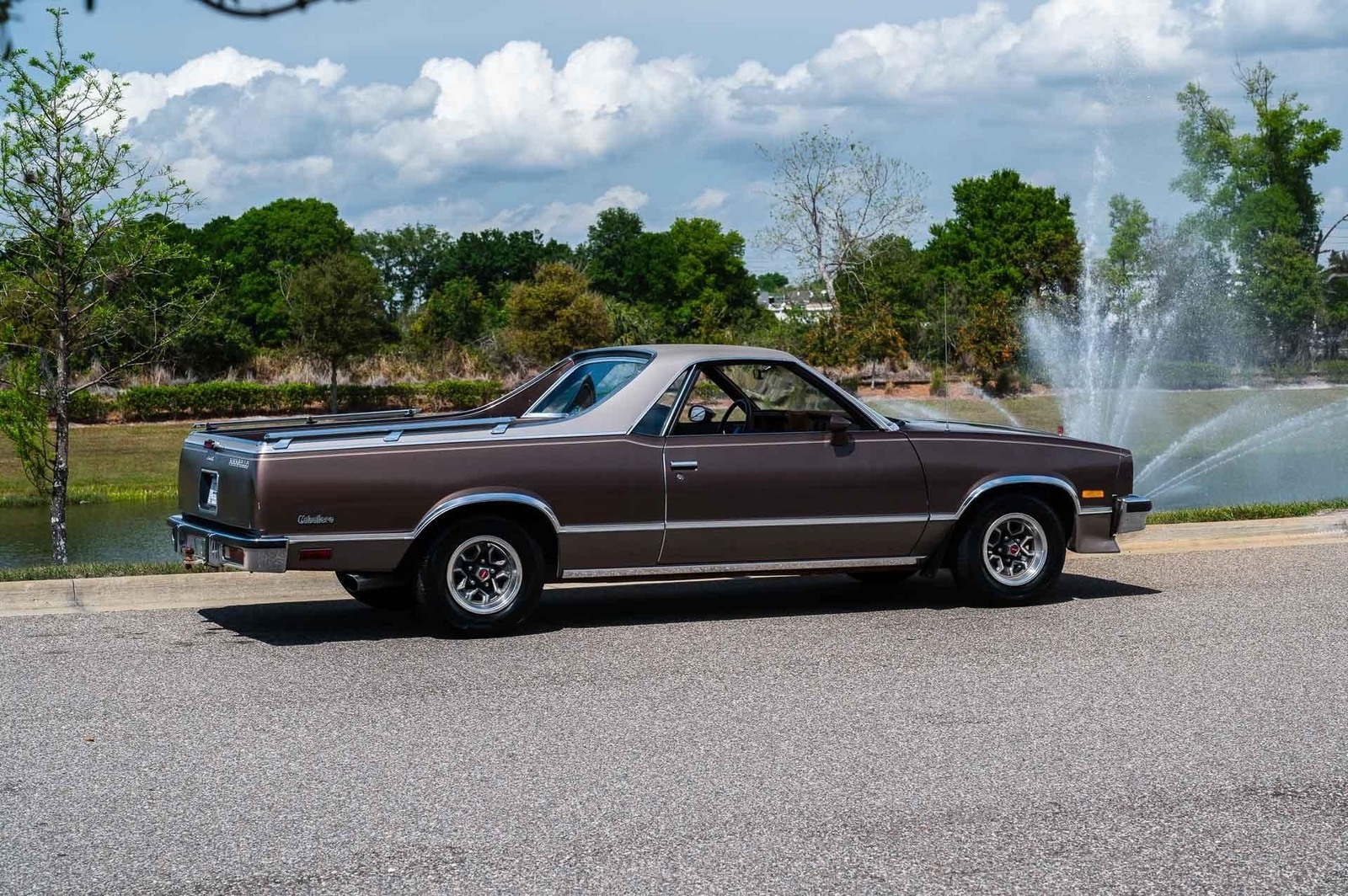 GMC-Caballero-1984-2-Door-35
