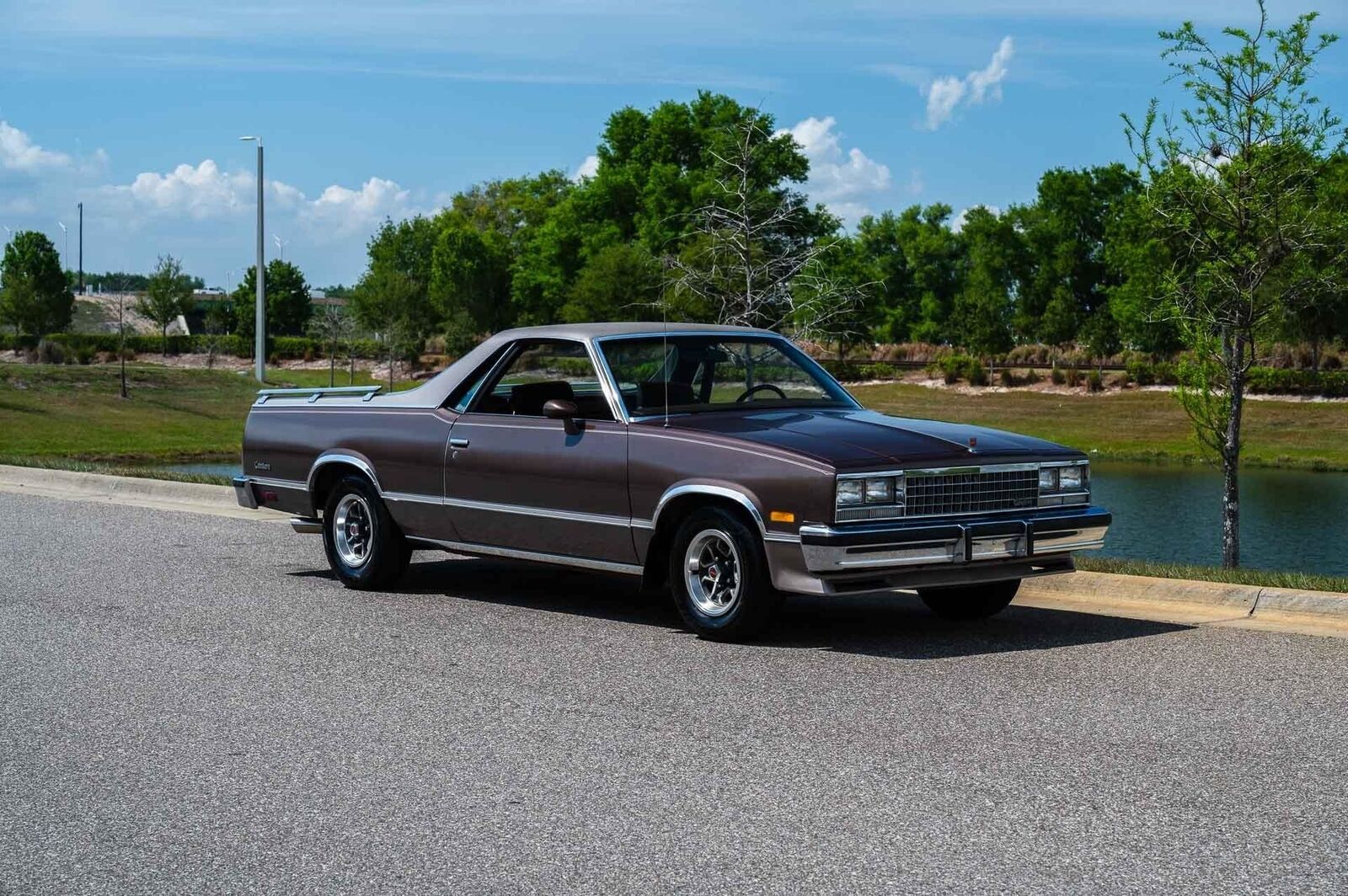 GMC-Caballero-1984-2-Door-38