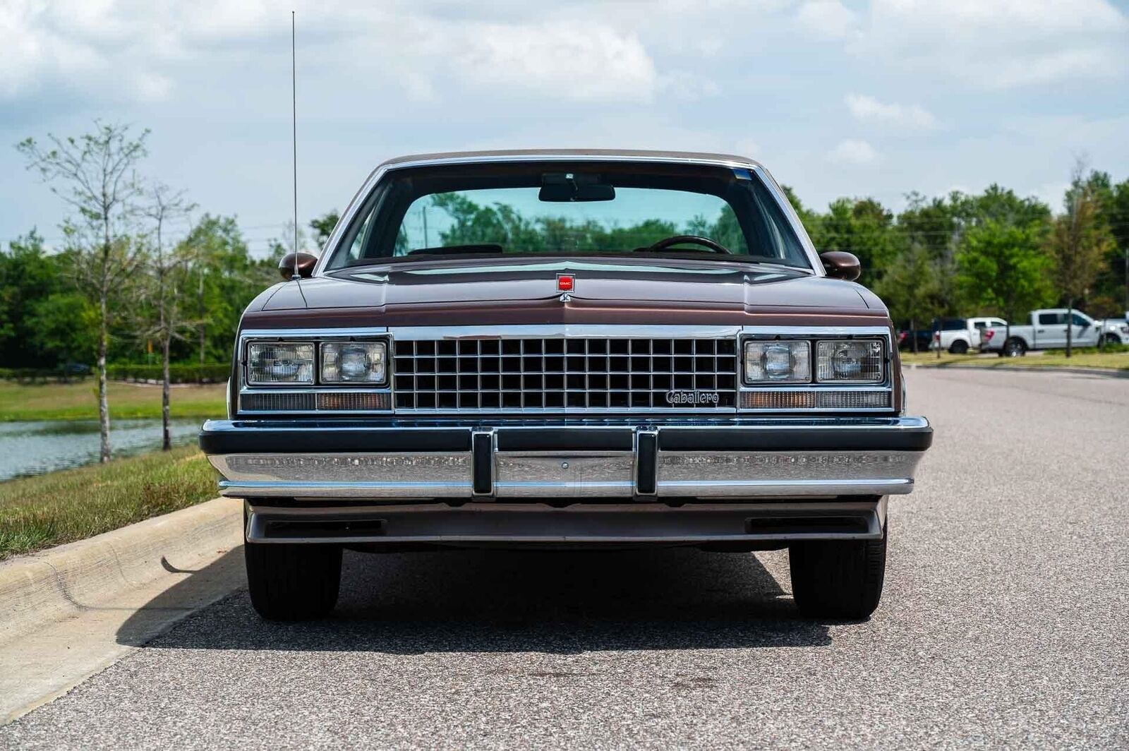 GMC-Caballero-1984-2-Door-9