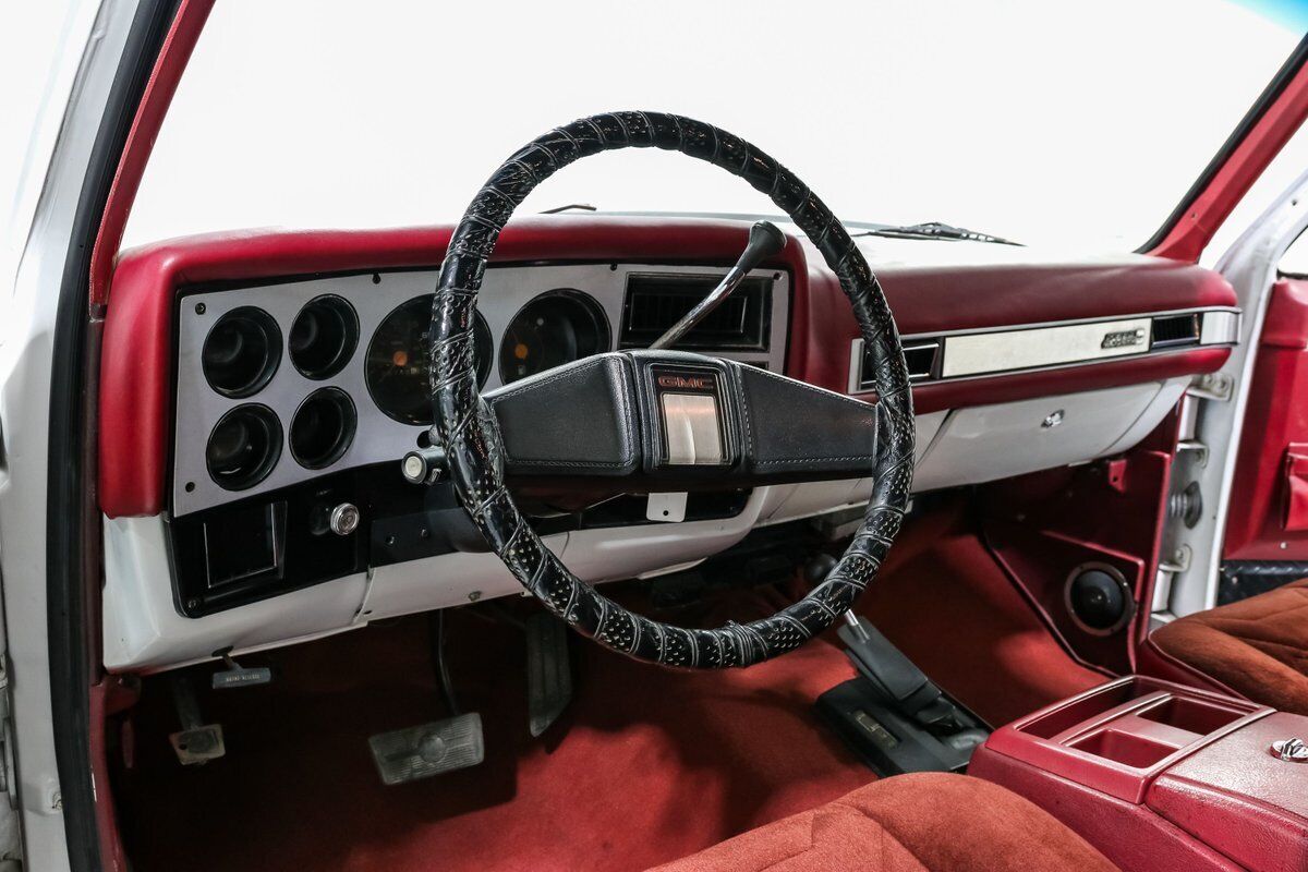 GMC-Jimmy-1984-SUV-13