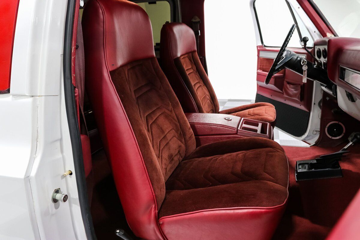 GMC-Jimmy-1984-SUV-17