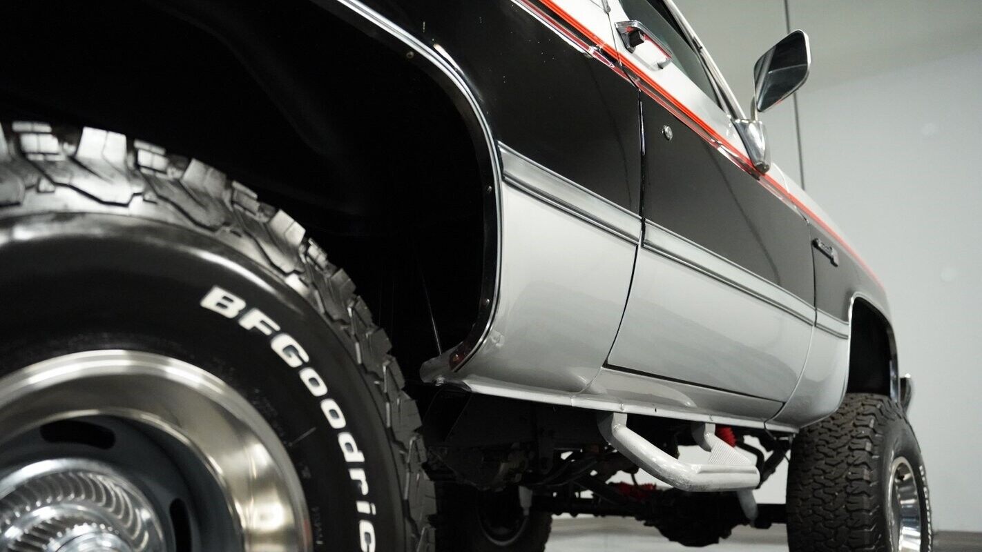 GMC-Jimmy-1985-SUV-24
