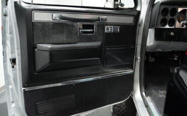 GMC-Jimmy-1985-SUV-32
