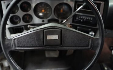 GMC-Jimmy-1985-SUV-34