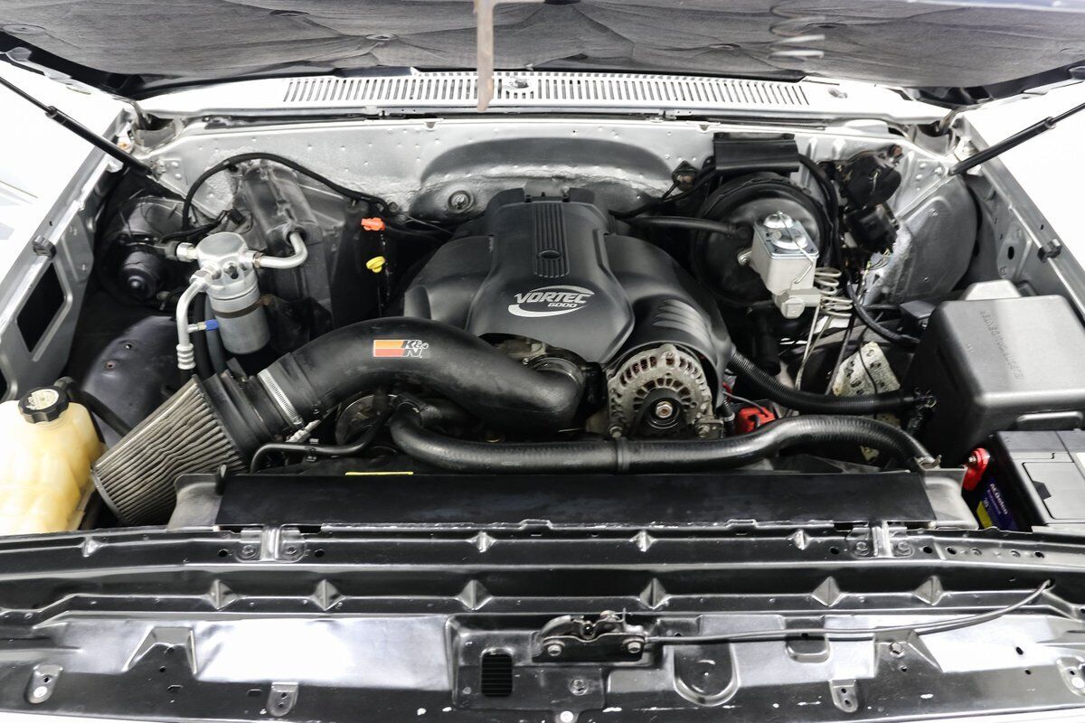 GMC-R25-1988-Pickup-Truck-11