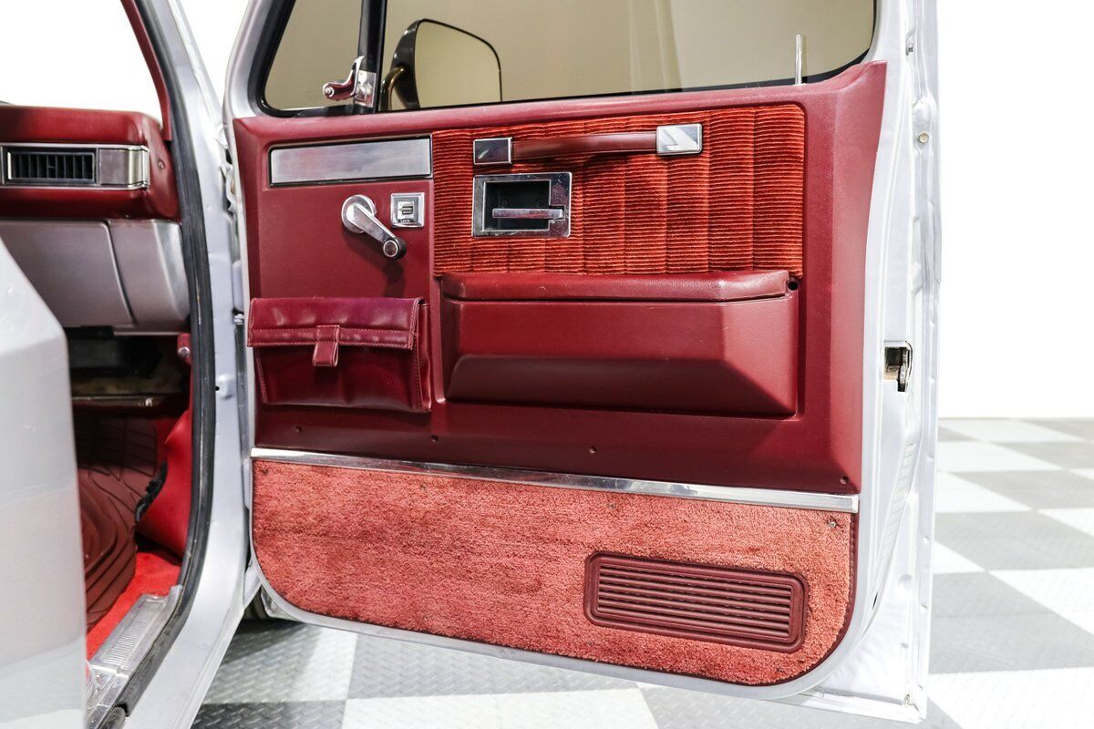 GMC-R25-1988-Pickup-Truck-17