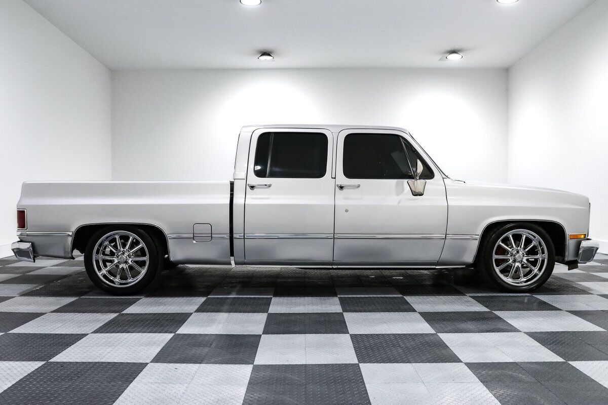 GMC-R25-1988-Pickup-Truck-8