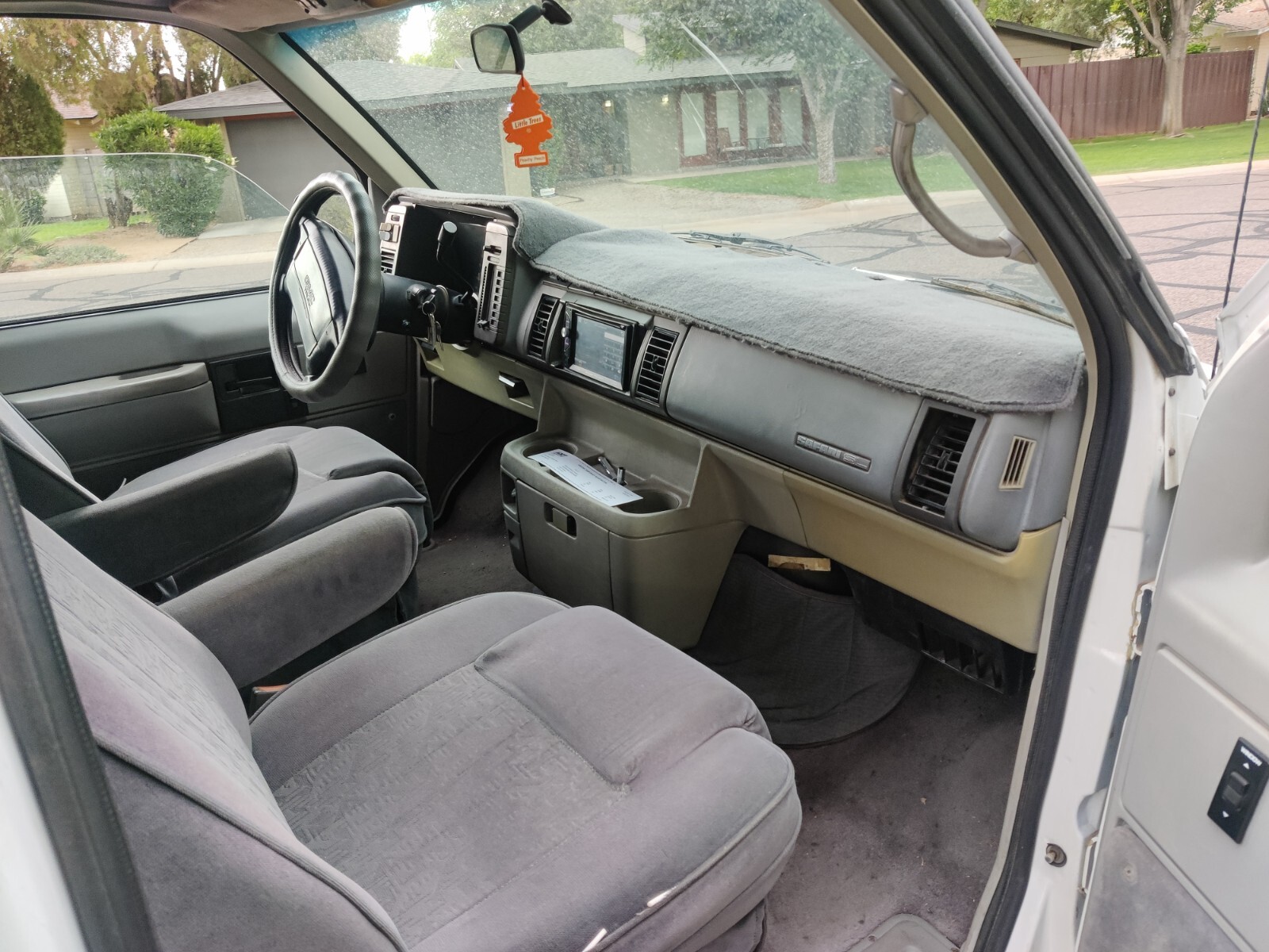 GMC-Safari-1995-Extended-Cargo-Van-13