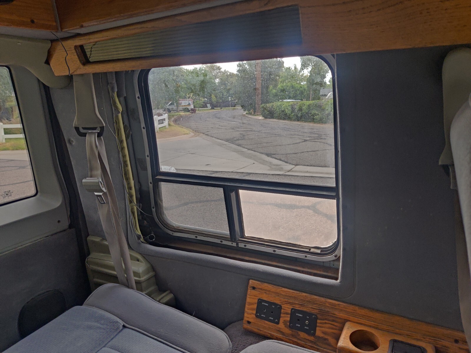 GMC-Safari-1995-Extended-Cargo-Van-16