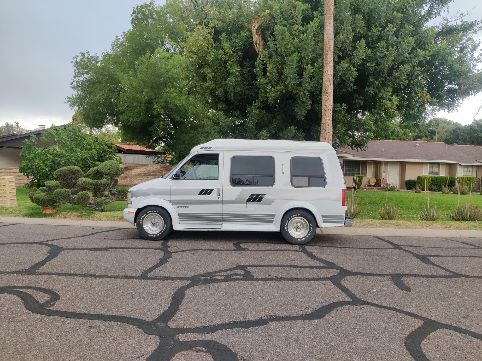 GMC-Safari-1995-Extended-Cargo-Van-2