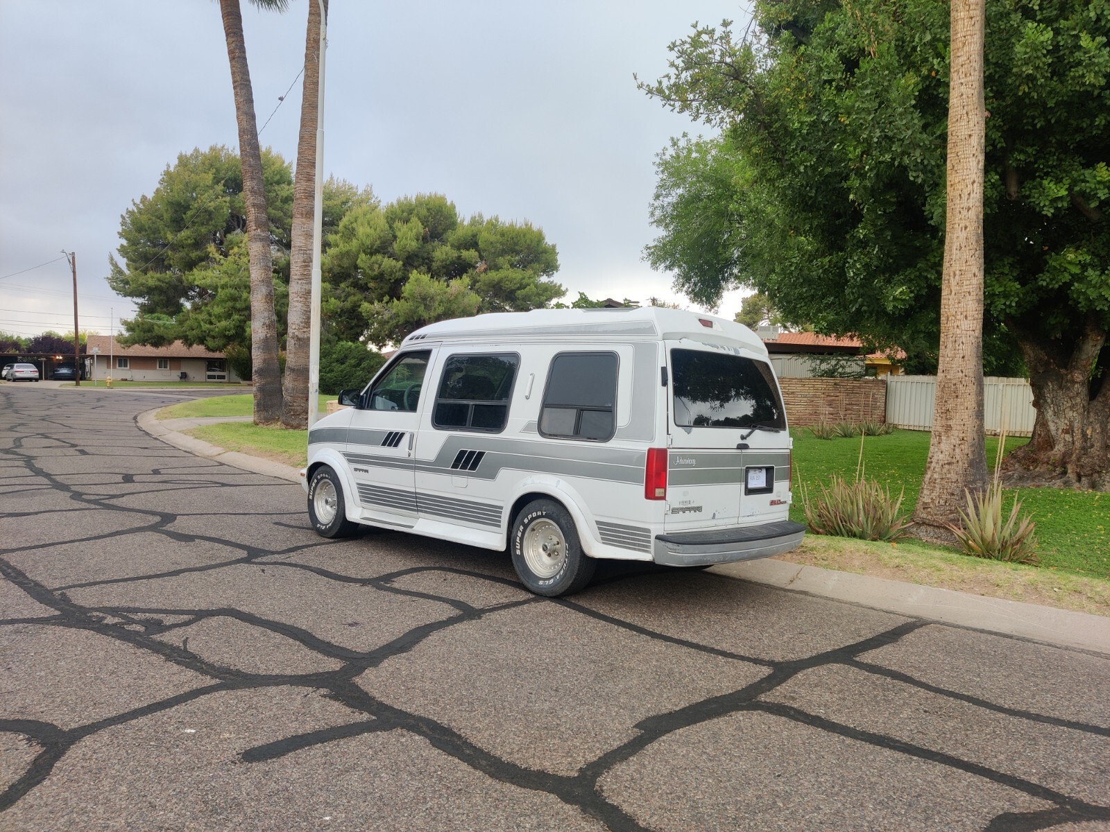 GMC-Safari-1995-Extended-Cargo-Van-3