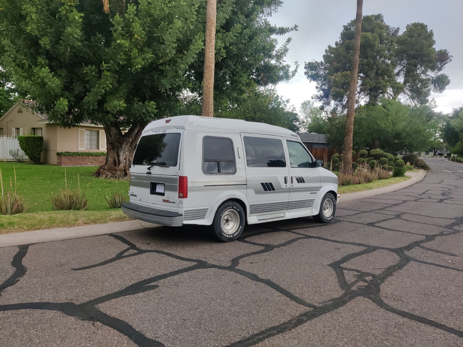 GMC-Safari-1995-Extended-Cargo-Van-4