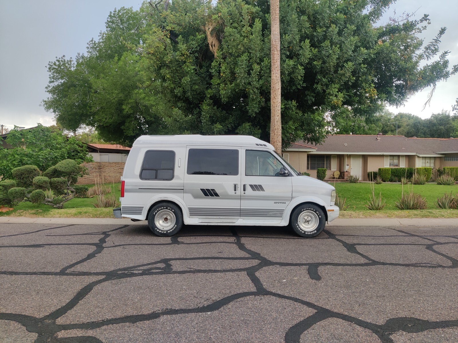 GMC-Safari-1995-Extended-Cargo-Van-5