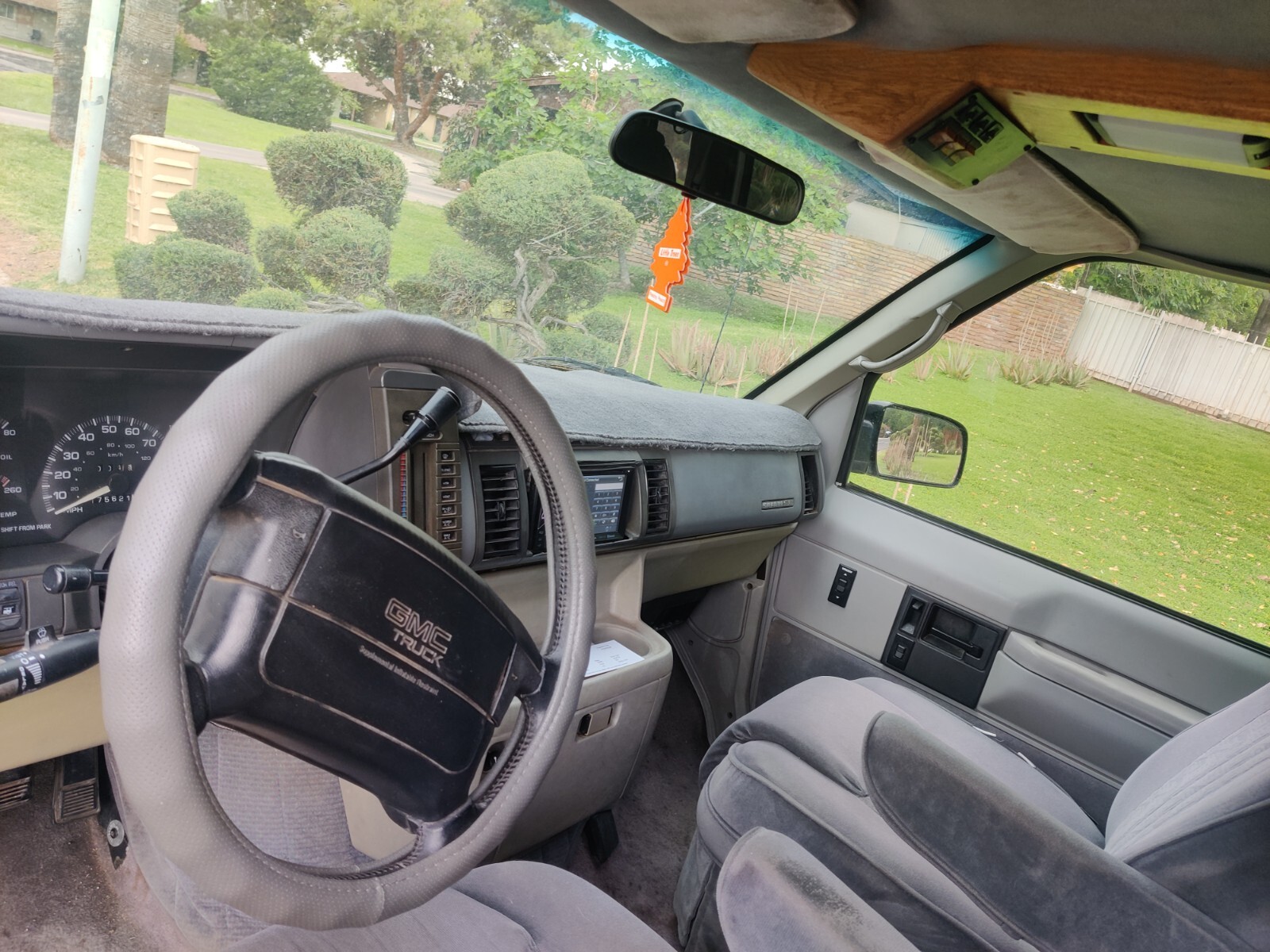GMC-Safari-1995-Extended-Cargo-Van-9