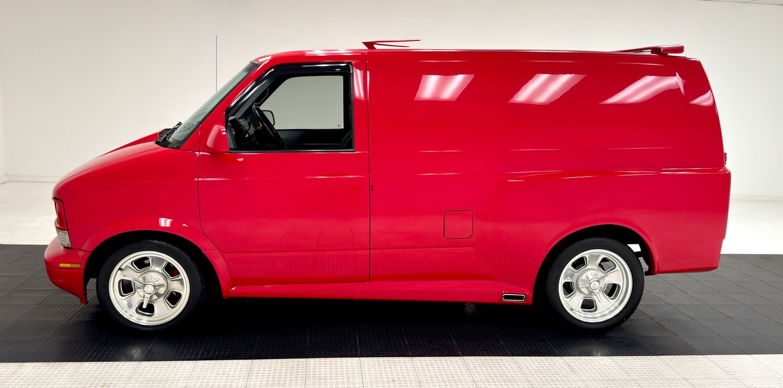 GMC-Safari-1995-Van-1