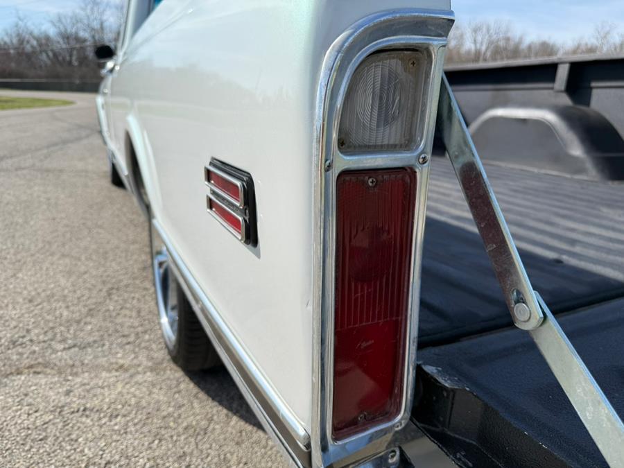 GMC-Sierra-1500-1969-Pickup-Truck-10