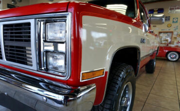 GMC-Sierra-1500-1987-Classic-Car-15