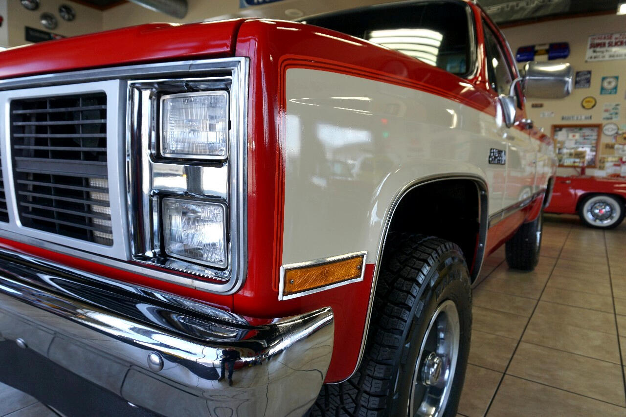 GMC-Sierra-1500-1987-Classic-Car-15