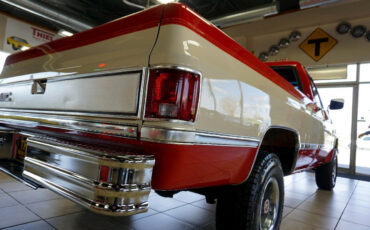 GMC-Sierra-1500-1987-Classic-Car-17