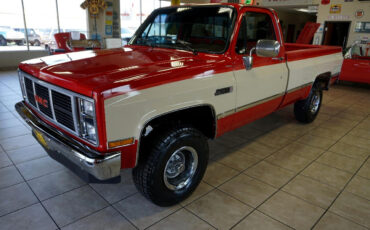 GMC-Sierra-1500-1987-Classic-Car-2