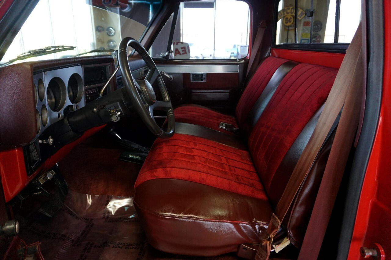 GMC-Sierra-1500-1987-Classic-Car-21