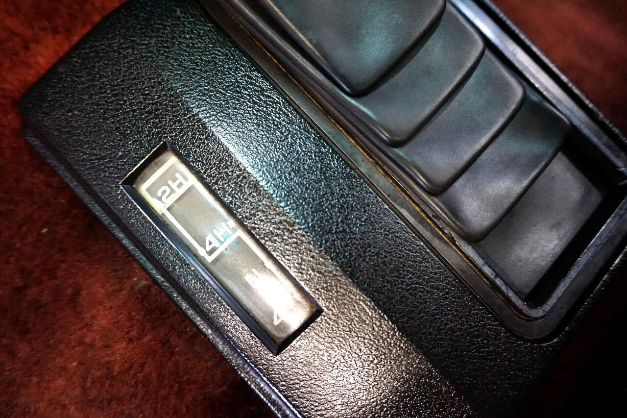 GMC-Sierra-1500-1987-Classic-Car-27