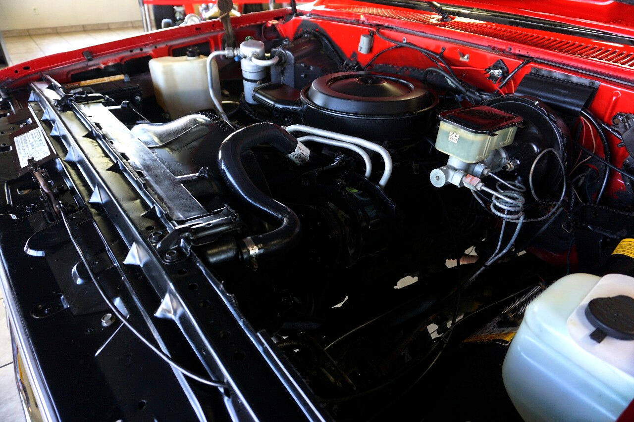 GMC-Sierra-1500-1987-Classic-Car-29
