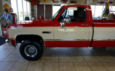 GMC-Sierra-1500-1987-Classic-Car-35