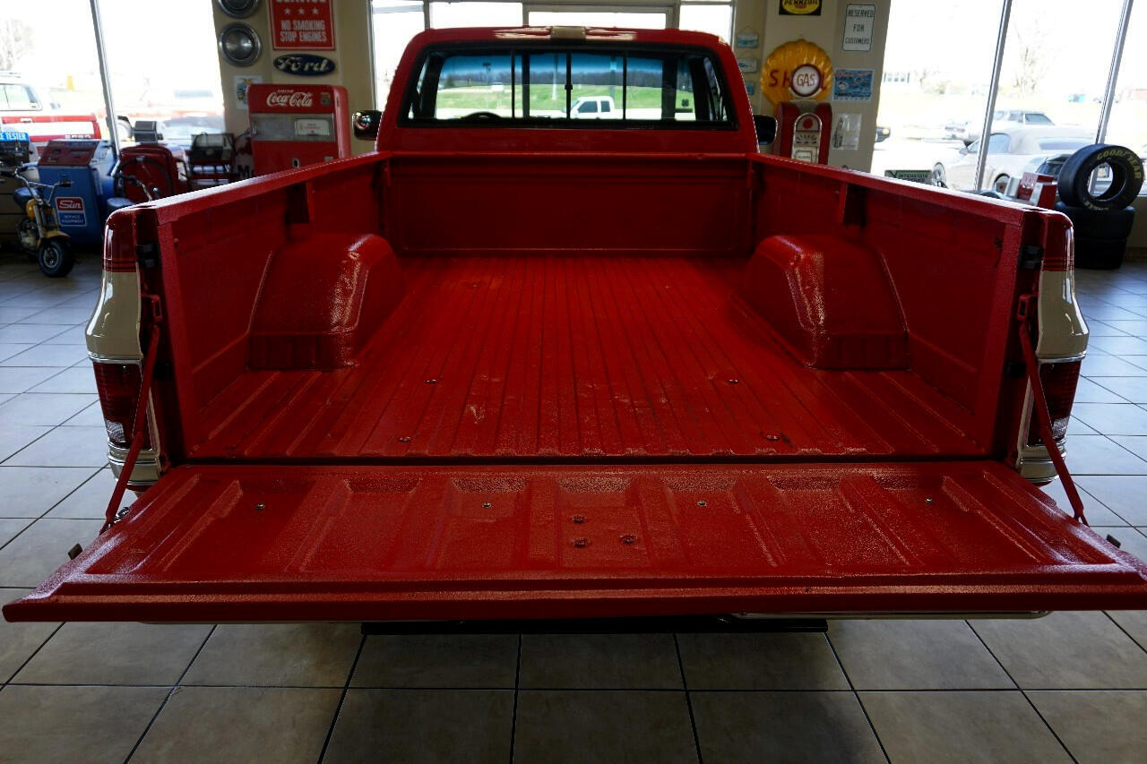 GMC-Sierra-1500-1987-Classic-Car-6