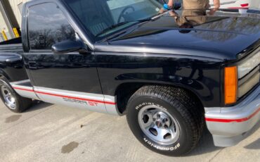 GMC-Sierra-1500-1992-Standard-Cab-Pickup-1